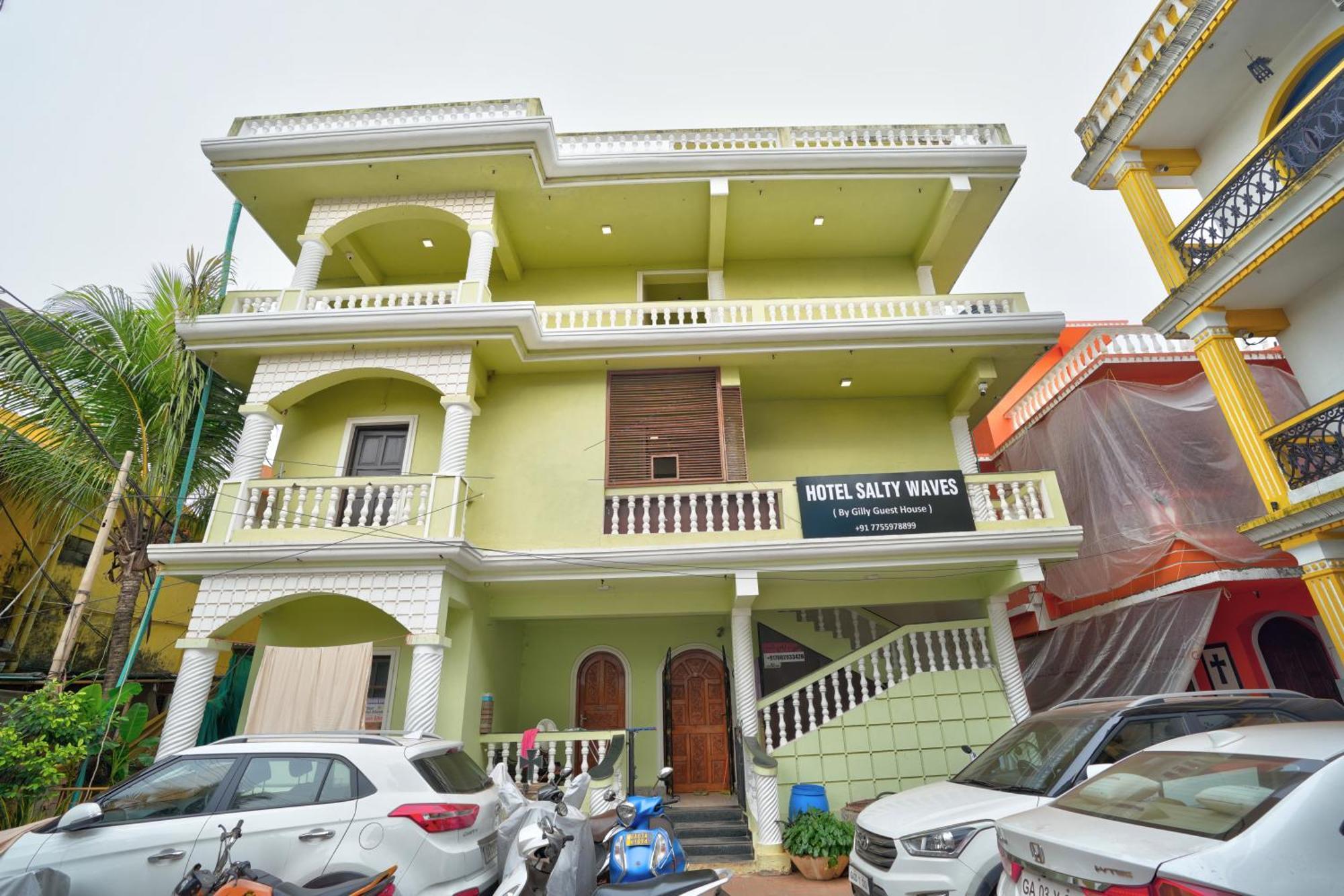 Hotel Salty Waves Baga Bagian luar foto
