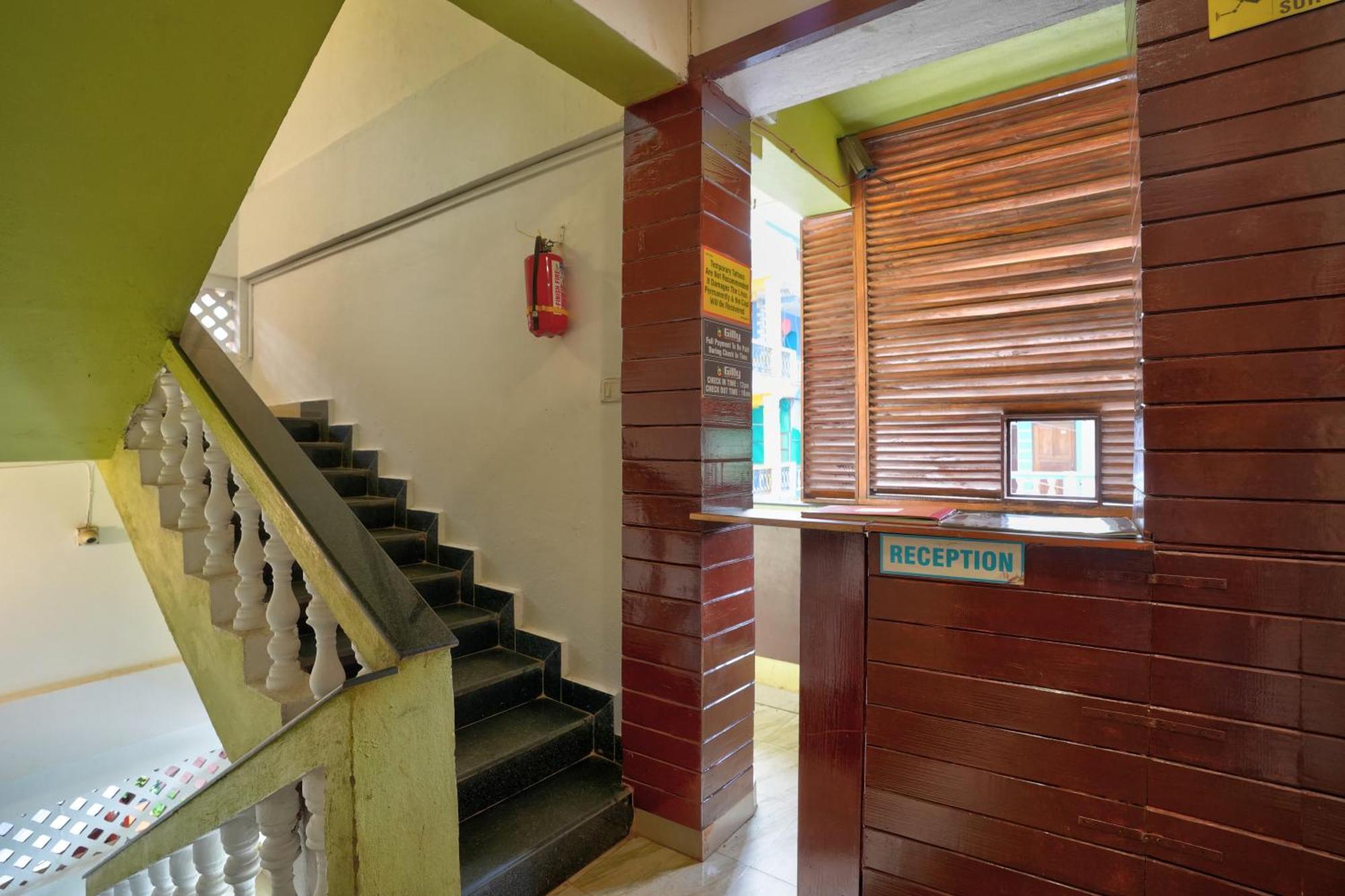 Hotel Salty Waves Baga Bagian luar foto