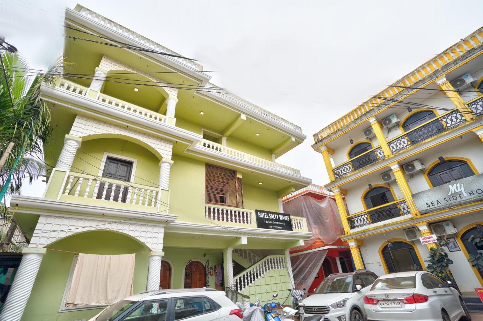Hotel Salty Waves Baga Bagian luar foto